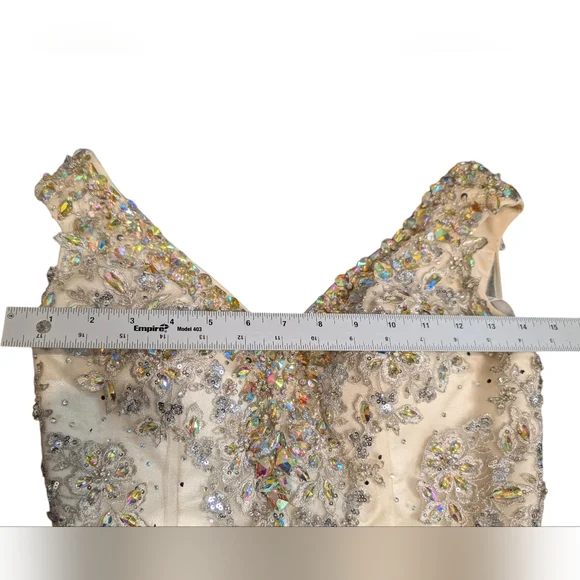 Tony Bowls Ivory V-Neck Trumpet Mermaid Beaded Gown Style number TB11606 Sz 8 - Picture 9 of 12